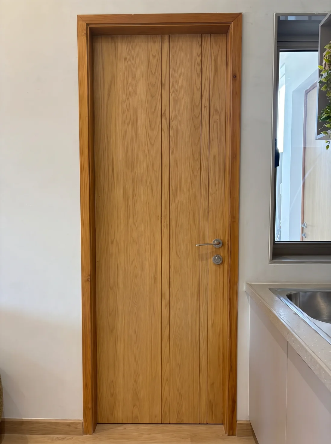 Veneer door design